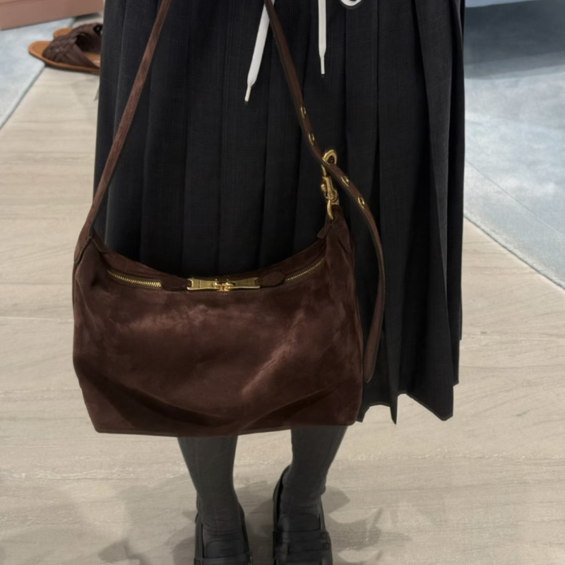 กระเป๋าสะพายไหล่ทรงโฮโบหนังกลั - Women Bags 2026 Trends บทวิจารณ์และราคา