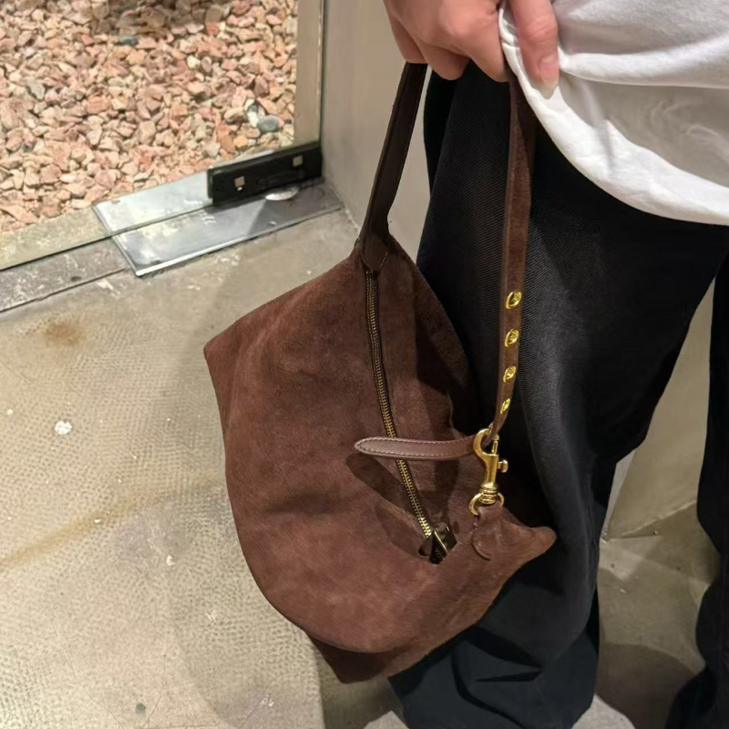 กระเป๋าสะพายไหล่ทรงโฮโบหนังกลั - Women Bags 2026 Trends บทวิจารณ์และราคา